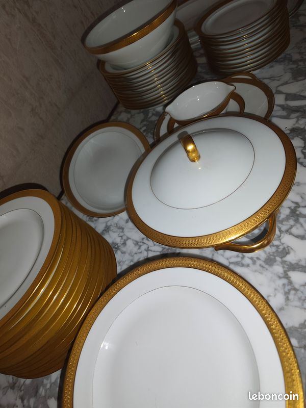 Service de table porcelaine de Limoges MALEVERGNE - Or fin incrustation (image 2)