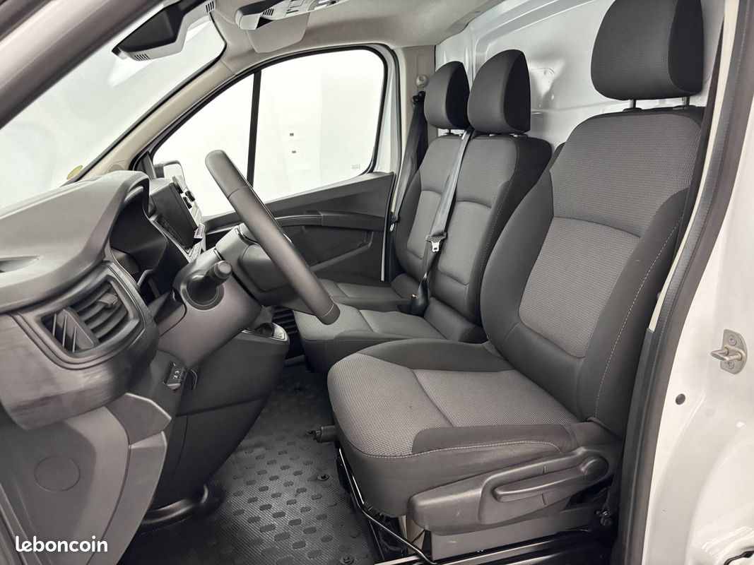 Renault trafic fg blue dci 130 l1h1 3t gsr2 advance (image 9)