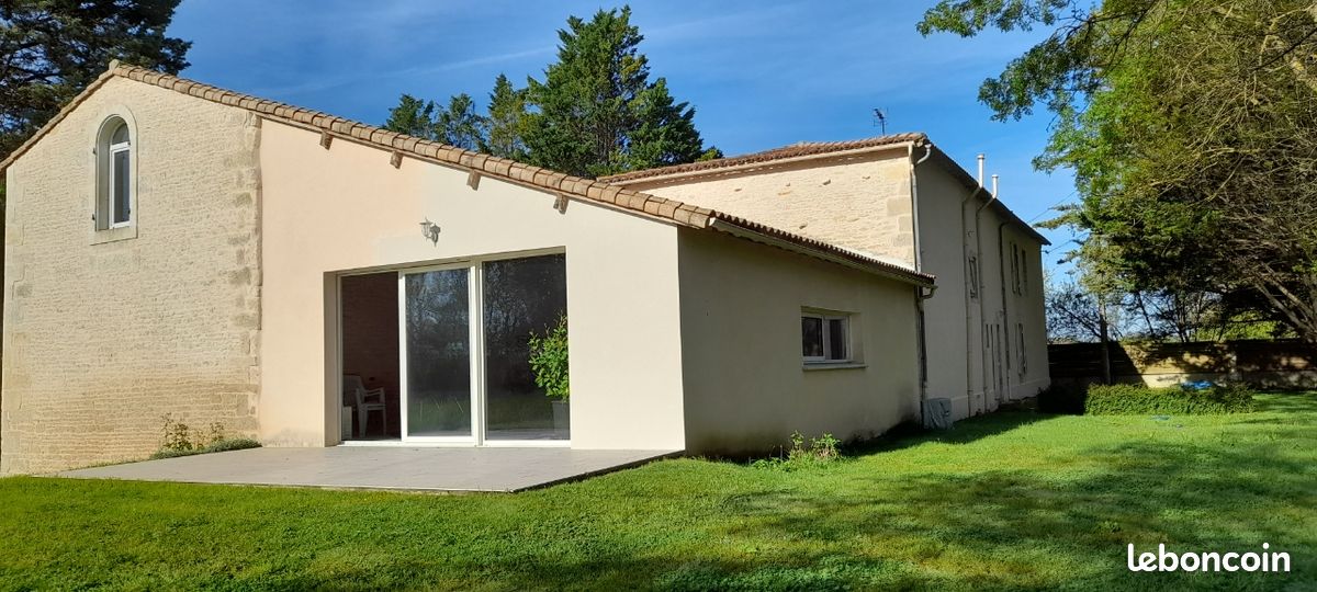Maison 8 pièces 206 m² · à Saint-Symphorien · 206 m² · 2 000 €/mois