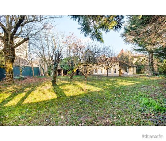 Propriété 6 pièces 171 m² — 1