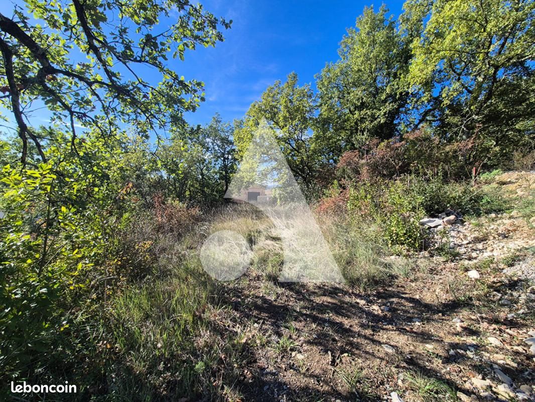 Terrain 854 m² · à Lanas · 68 000 €