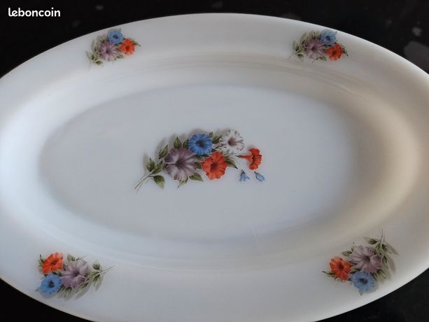 Magnifique plat ovale Arcopal vintage - Motif floral délicat - Arts de la table