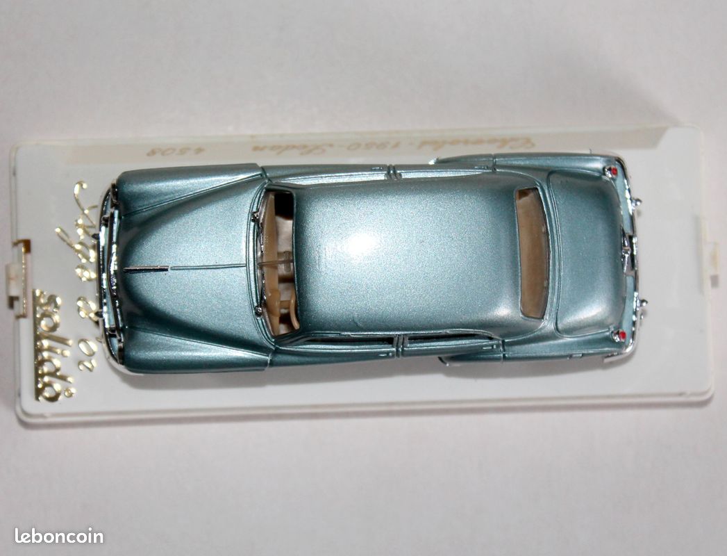Modèle Réduit Solido Fiat 525 N - Échelle 1/43, Bleu Et Noir, Occasion Comme Neuf Avec Boîte