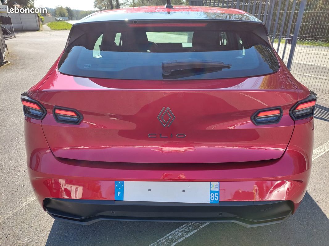 Nouvelle Renault Clio Evolution TCe 115 (image 8)