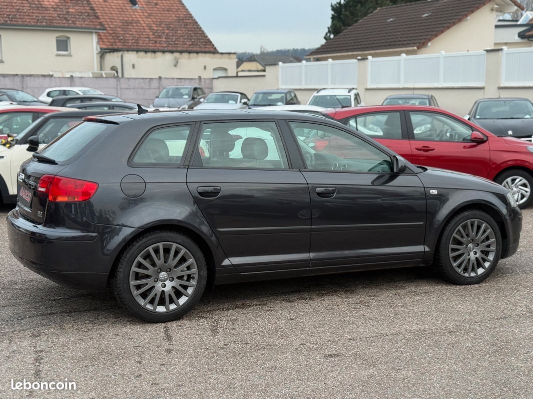 MAGNIFIQUE AUDI A3 3.2 Quattro Ambition Luxe S-Tronic A * Gps * Toit Ouvrant (image 4)