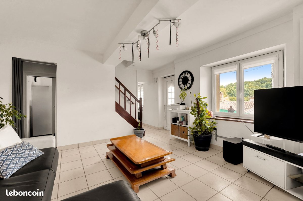 Maison 5 pièces 110 m² · à Lagrâce-Dieu · 110 m² · 290 000 €
