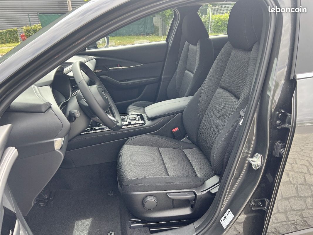 MAZDA CX-30 2.0L e-SKYACTIV X M Hybrid 186 ch 4x2 BVA6 Centre-Line (image 16)