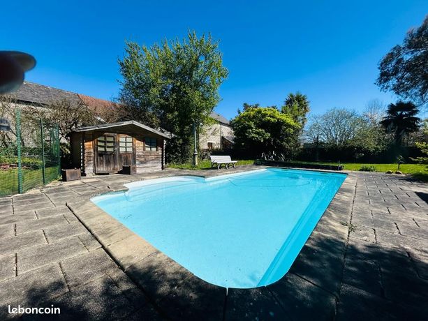 Maison 9 pièces 383 m²