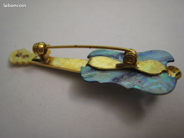 Broche Guitare Avec Breloques - Métal Doré (Or De Tolède), Vintage, Poids 7gr Environ