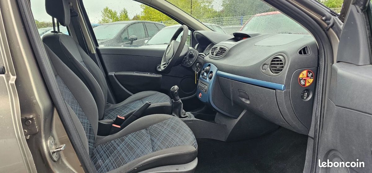 Renault Clio III Estate 1.5L Dci 70 Cv Pack Expression Du 11/08 (image 5)