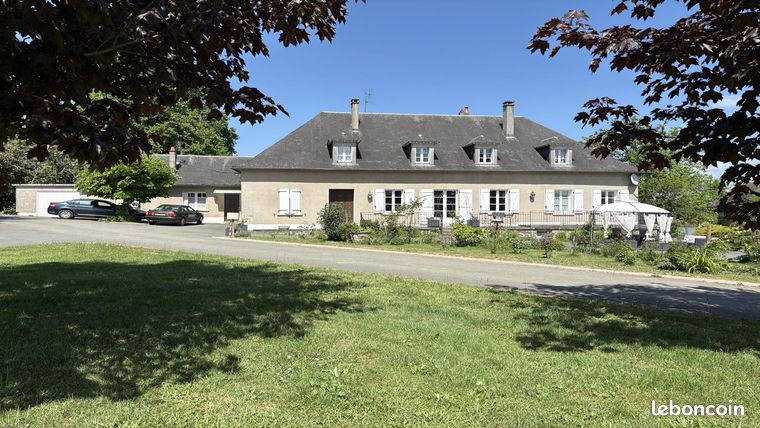 Propriété 9 pièces 258 m²