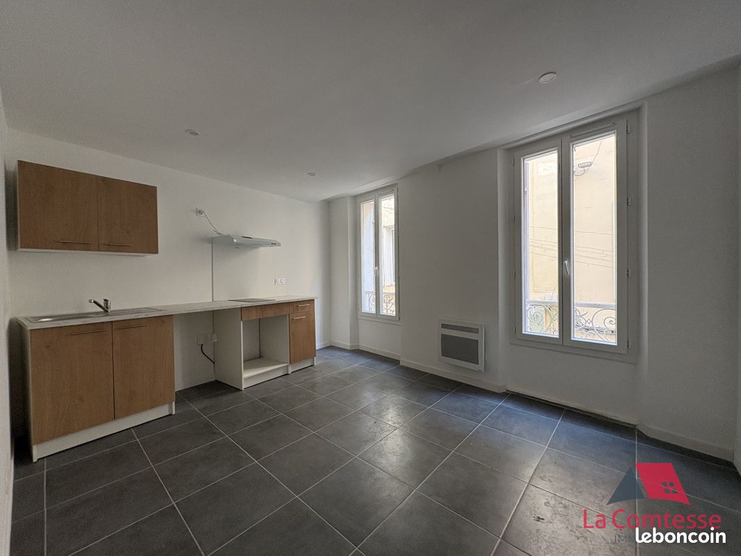 Appartement 1 pièce(s) 29 m²à louer Aubagne