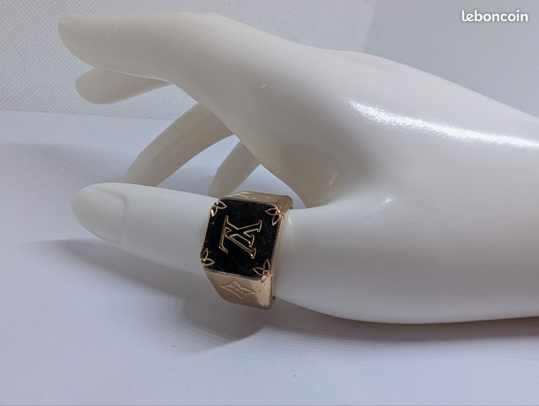 Bague chevalière Louis Vuitton Montres Bijoux