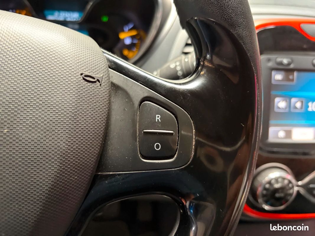 RENAULT CAPTUR dCi 90 Energy S&S eco² Intens / REVISION OK / CAMERA DE RECUL (image 18)
