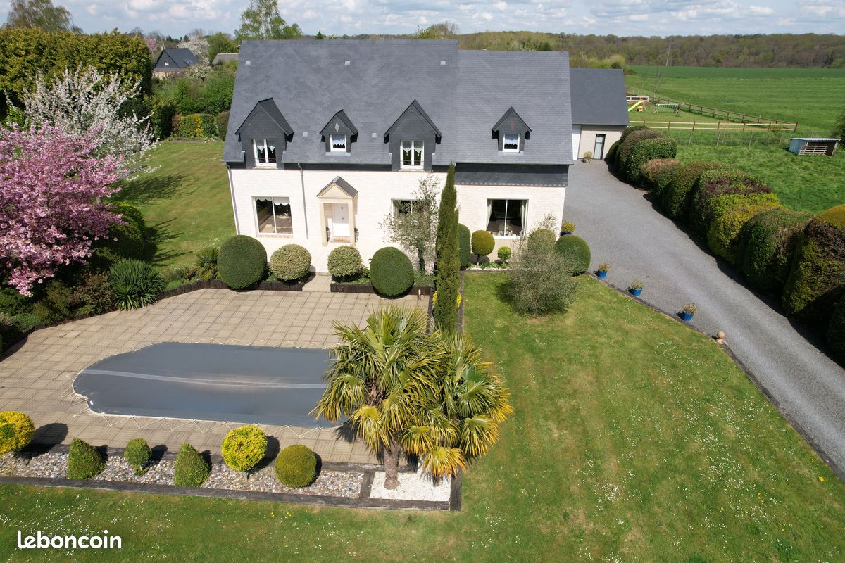 Maison 7 pièces 230 m² · à Fiquefleur-Équainville · 230 m² · 749 000 €