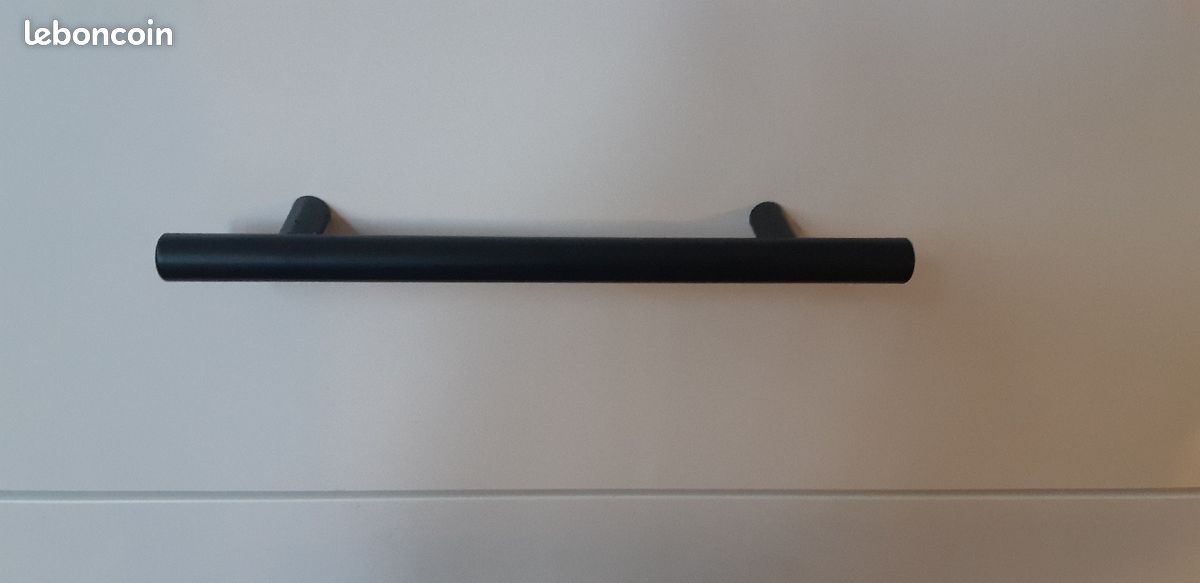 Poignées de cuisine noires (image 1)