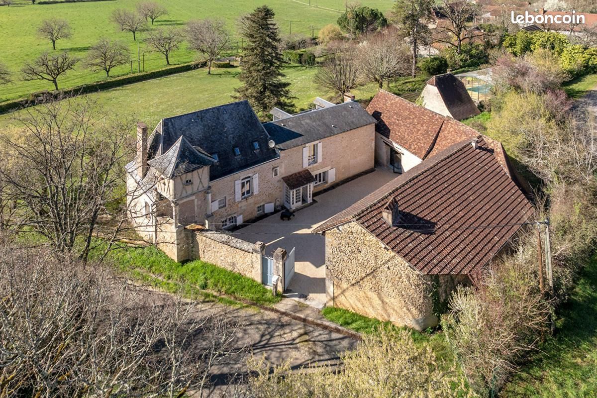 Maison 7 pièces 250 m² · à Cubjac-Auvézère-Val d'Ans · 250 m² · 530 000 €