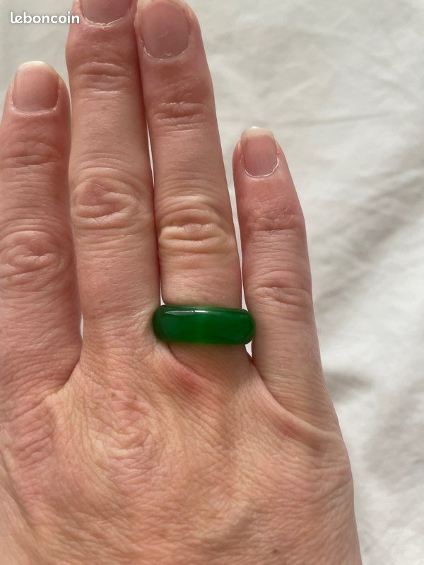 Bague en verre couleur verte (image 1)