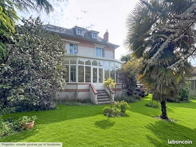 Maison 8 pièces 242 m² · à Orléans · 242 m² · 789 000 €