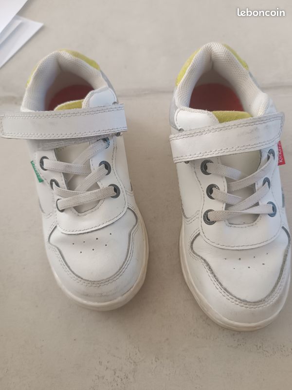 Baskets blanches kickers taille 26 (image 1)