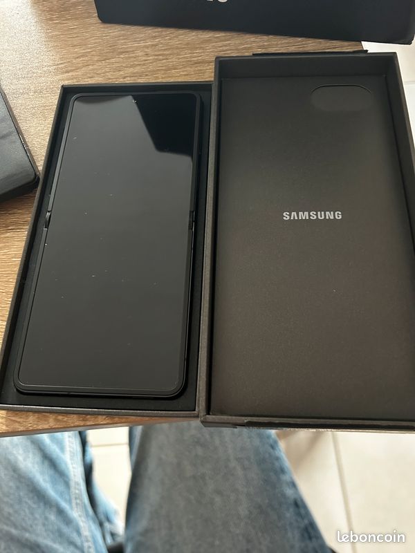 Samsung512 Z Flip 7 GB (image 1)