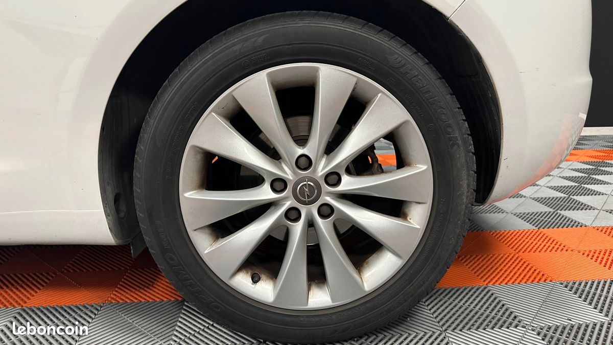 OPEL ASTRA GTC 1.7 CDTI 130ch FAP START/STOP SPORT (image 23)