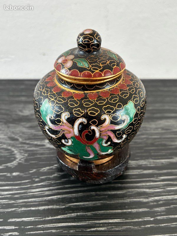 Un petit pot en émail cloisonné Chinois artisanat traditionnel vintage au milieu du XXe siècle décoration (image 1)