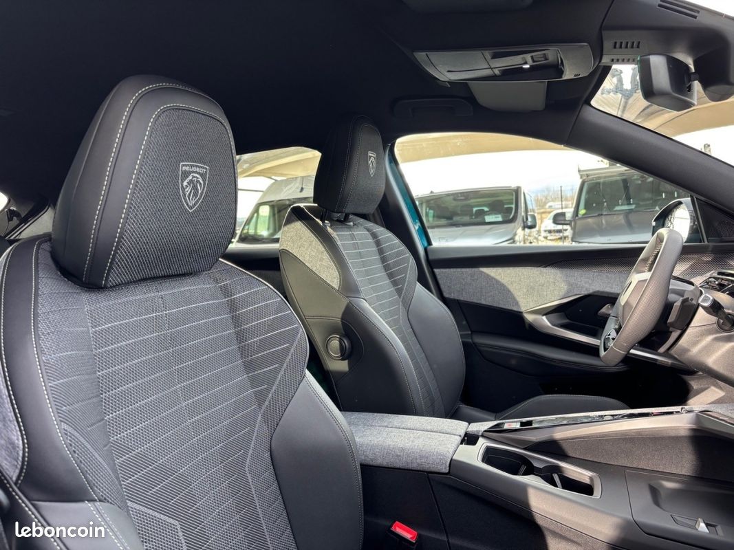 Peugeot 3008 (3) 1.2 HYBRID 145 E-DCS6 GT (image 10)