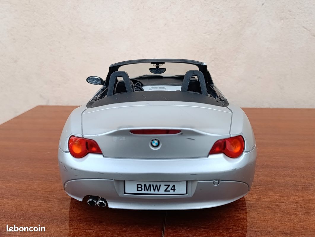 BMW Z4 décapotable 🚘 (pour Ken ou Barbie) manque 1 rétroviseur (image 4)