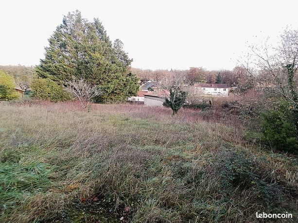 Terrain 900 m² Croutelle
