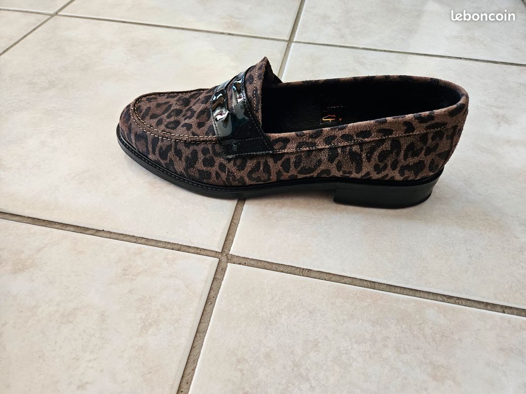 Mocassins En Nubuck Bronze Salamander - Taille 38.5 (US 8) - Neuf Avec Emballage - Semelle Caoutchouc
