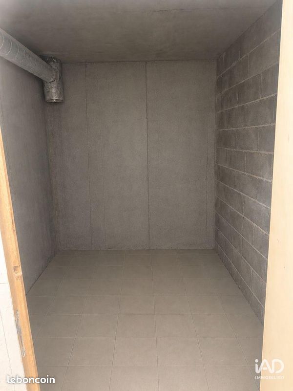 Parking 5 m² · à Menton · 5 m² · 140 €/mois
