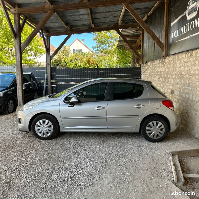 PEUGEOT 207 1.6 HDI 92cv BUSINESS PACK / Kit Distrib Ok / Régulateur / Bluetooth /Carplay possible (image 5)