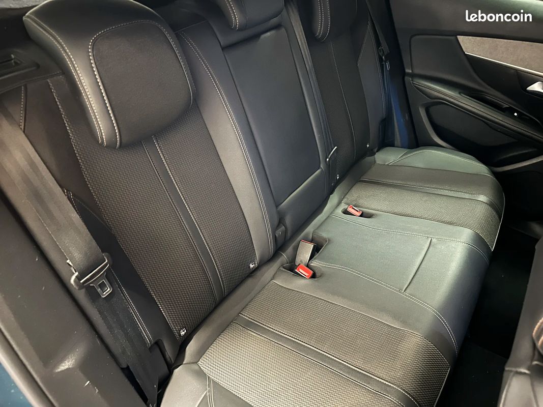 Peugeot 3008 II 1.6 THP Hybrid 225 GT (image 20)