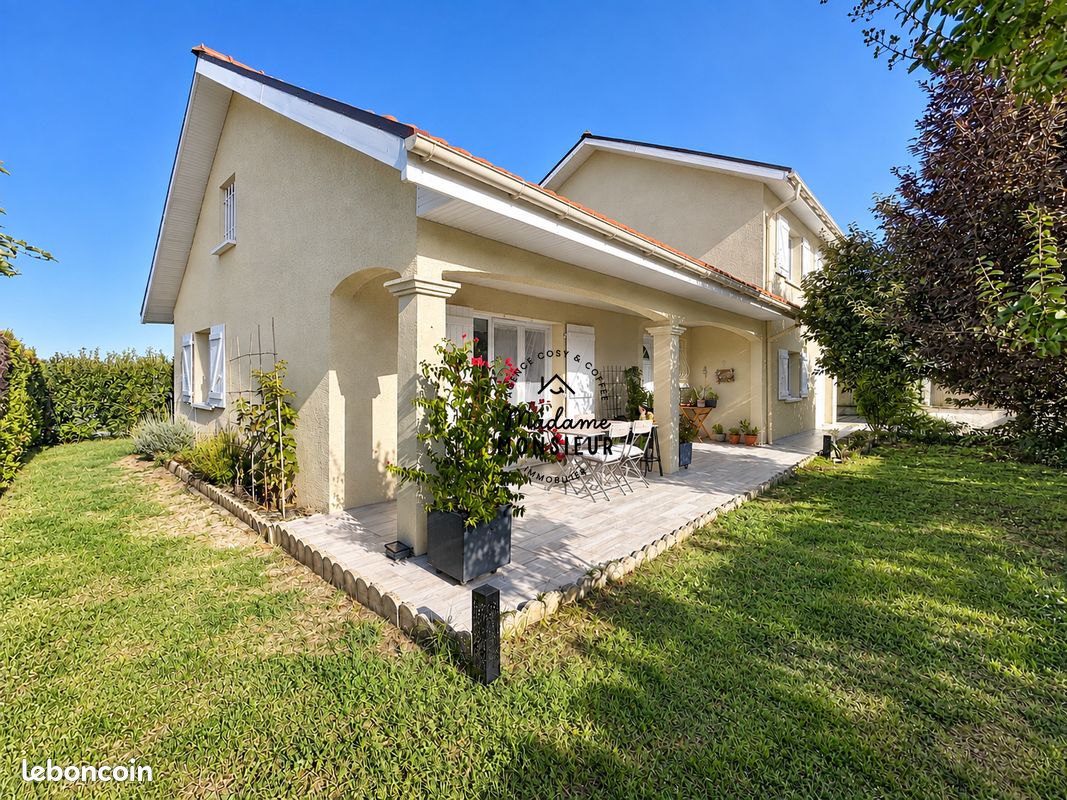 Maison 6 pièces 129 m² · à Bourgoin-Jallieu · 129 m² · 389 000 €