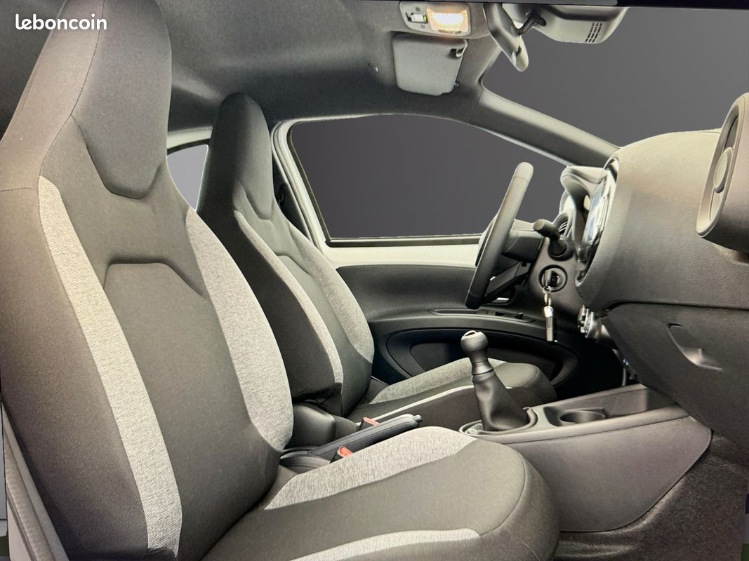 TOYOTA AYGO X Dynamic 72ch NEUVE - CarPlay - Caméra - Garantie Constructeur - Dès 280/mois (image 10)