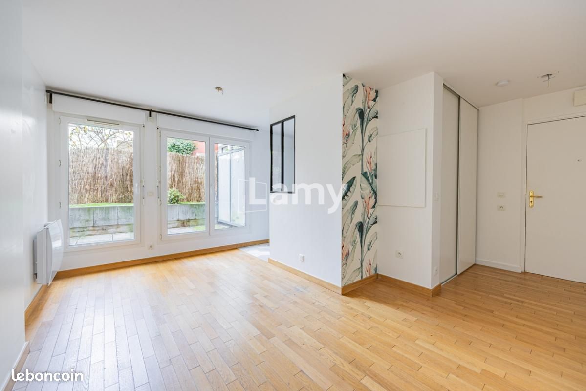 Appartement 2 pièces 43 m² · à Issy-les-Moulineaux · 43 m² · 350 000 €