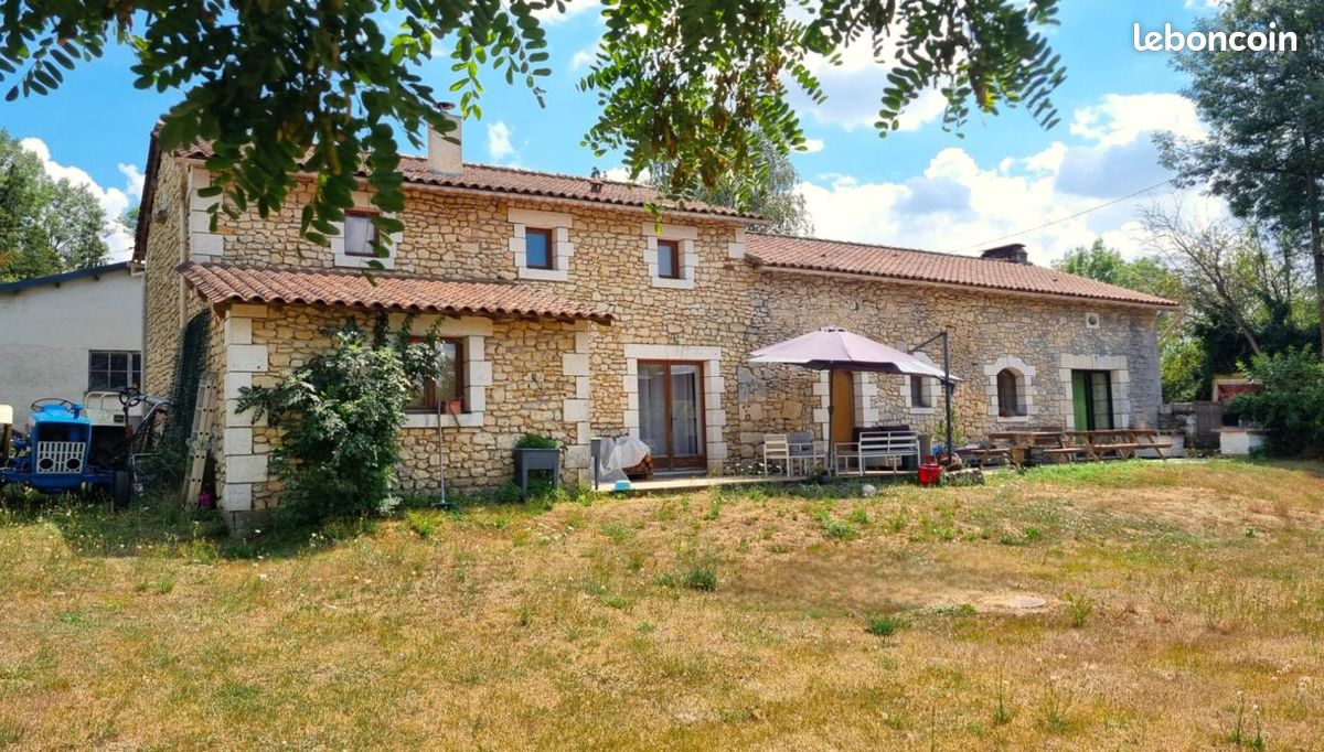 Maison 8 pièces 200 m² · à Mareuil en Périgord · 200 m² · 190 000 €