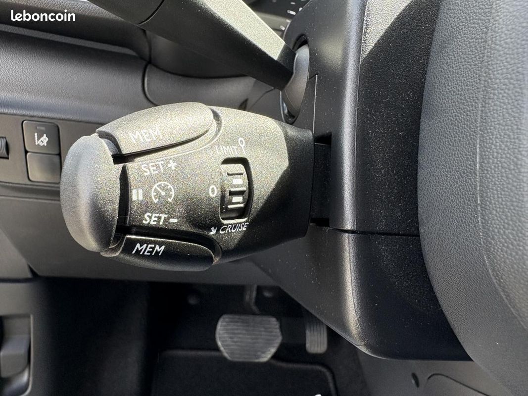 CITROEN C3 1.2 PureTech 12V 110ch S&S EAT6 Shine (image 20)