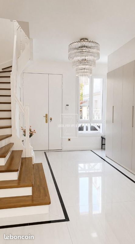 Maison 7 pièces 360 m² · à Saint-Maurice · 360 m² · 2 449 000 €