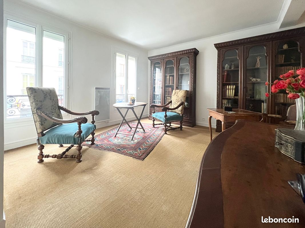 Appartement 2 pièces 47 m² · à Paris · 47 m² · 300 000 €