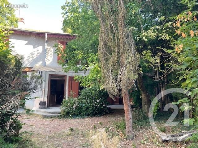 Maison 8 pièces 174 m² · à Tassin-la-Demi-Lune · 174 m² · 329 000 €