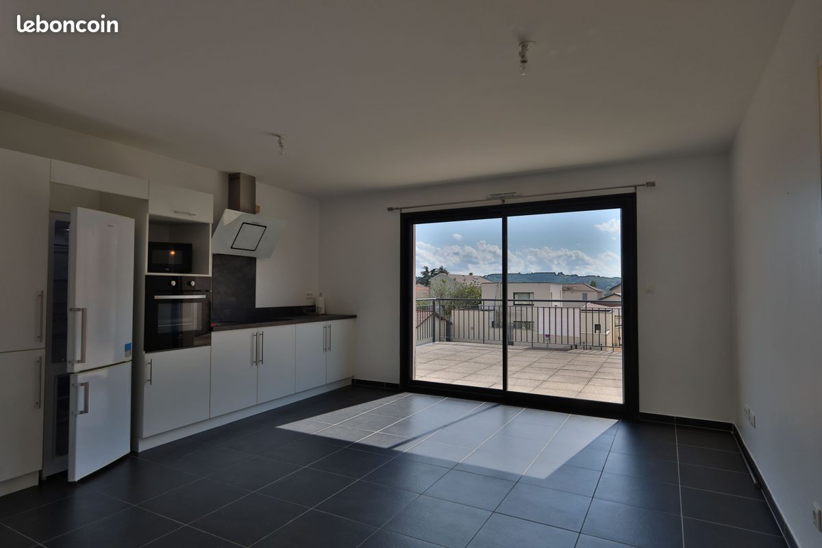 Appartement 3 pièces 57 m² · à Luzinay · 57 m² · 1 020 €/mois