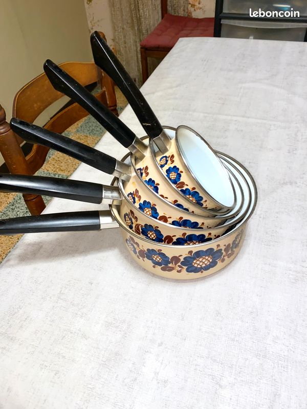 Lot 5 casseroles (image 2)