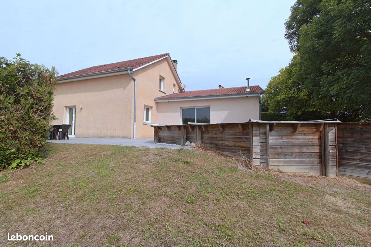 Maison 6 pièces 139 m² · à Gennes · 139 m² · 313 000 €