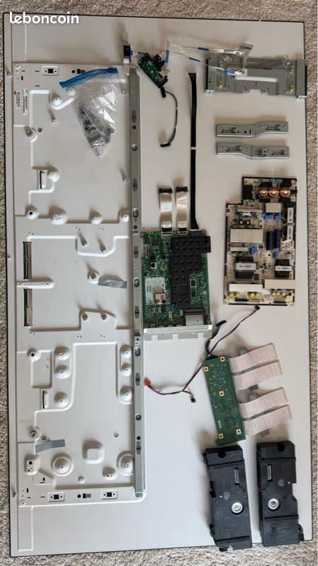 Pied avec connectique et carte mère de TV LG OLED65G6V