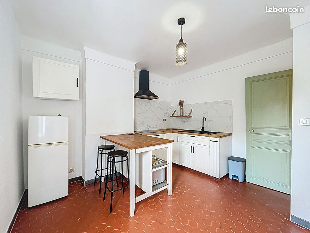 Appartement 1 pièce 31 m² · au Beausset · 30,9 m² · 640 €/mois