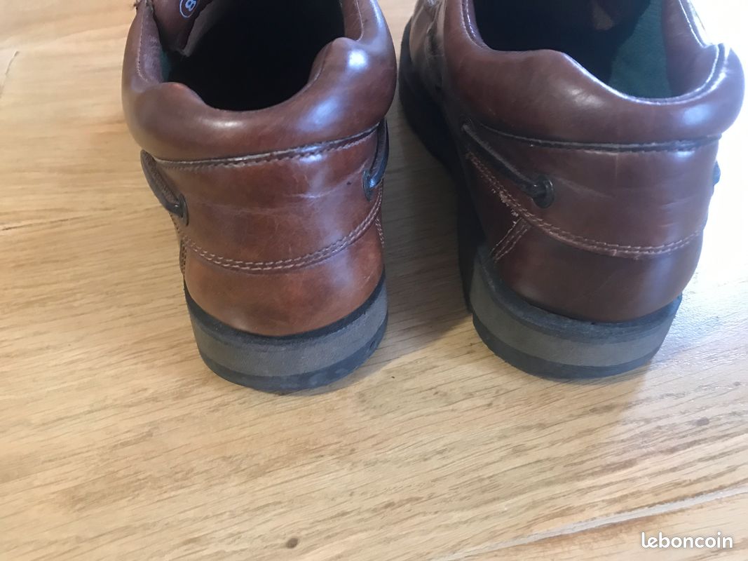 Chaussures Lacoste cuir pointure 8 (42) en très bon état (image 3)