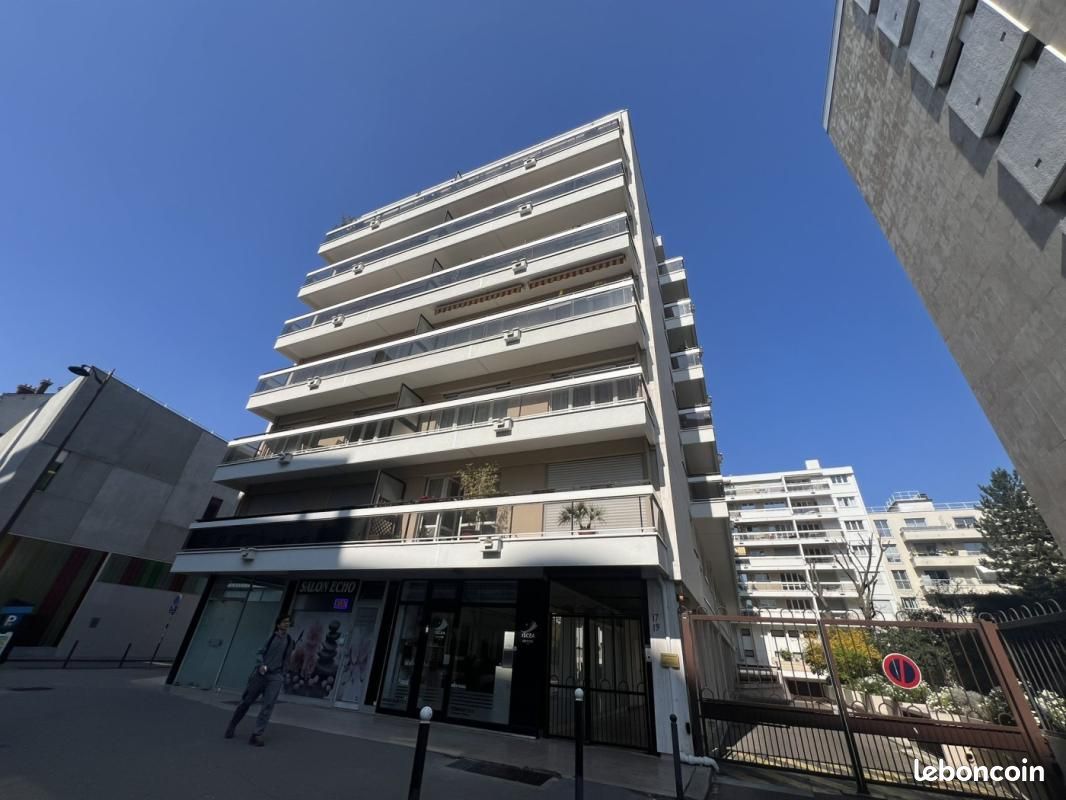 Appartement 1 pièce 28 m² · à Paris · 28 m² · 165 000 €