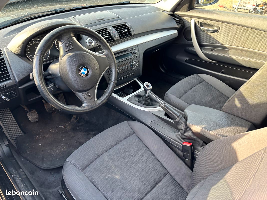 BMW SERIE 1 - 118D Coupé (image 4)